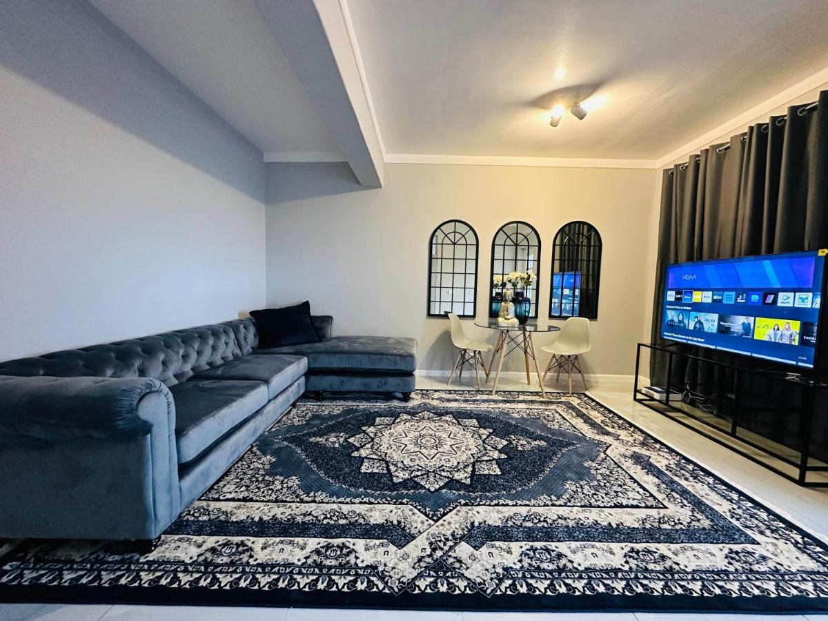 Nederburg, Sea Point, 2 Bed Apt - New Кейптаун Екстериор снимка