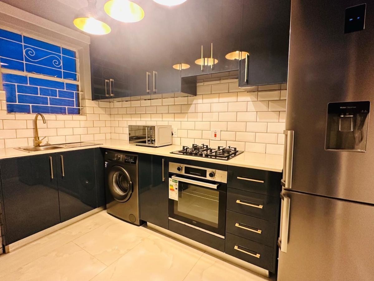Nederburg, Sea Point, 2 Bed Apt - New Кейптаун Екстериор снимка