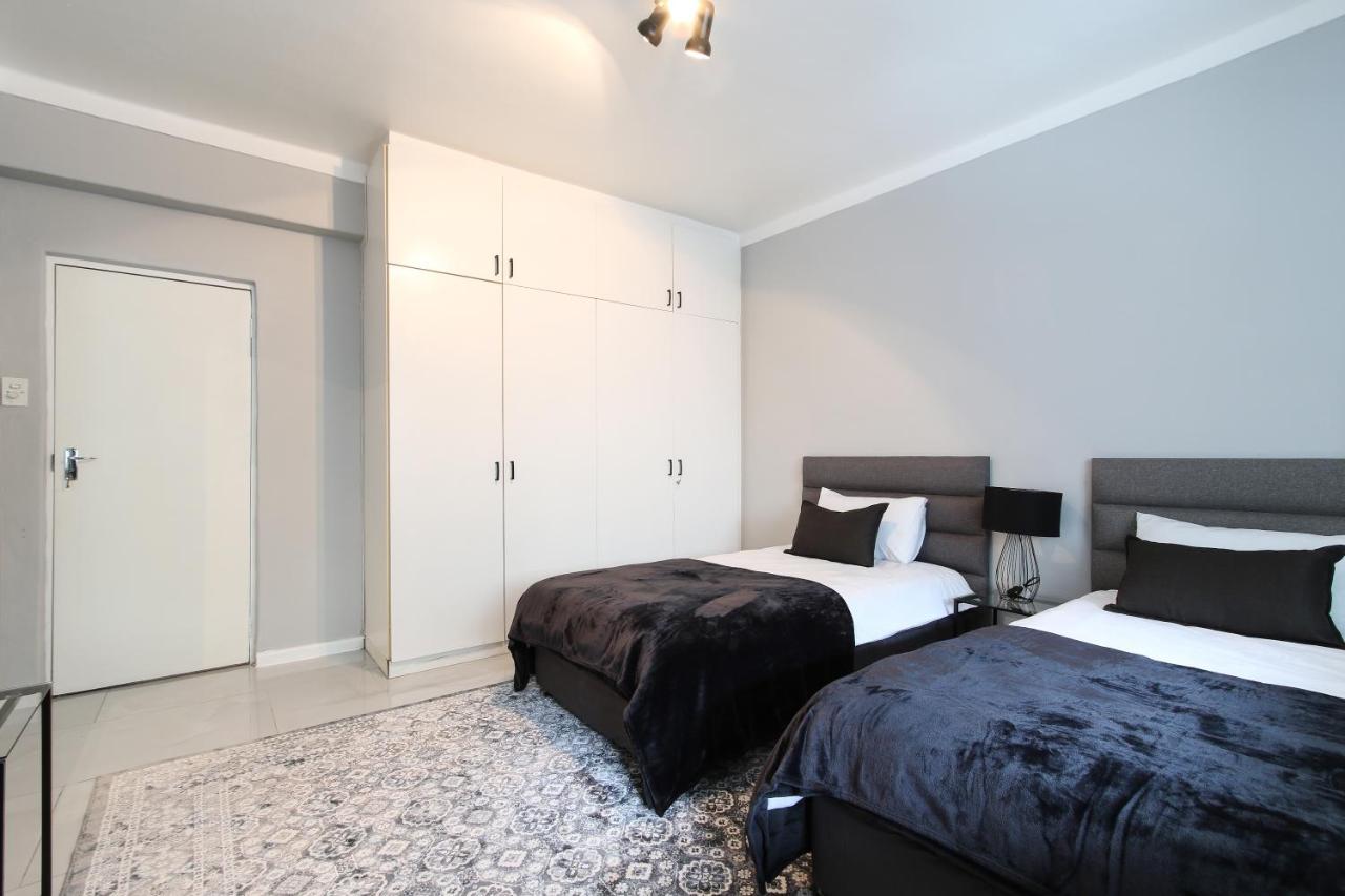 Nederburg, Sea Point, 2 Bed Apt - New Кейптаун Екстериор снимка