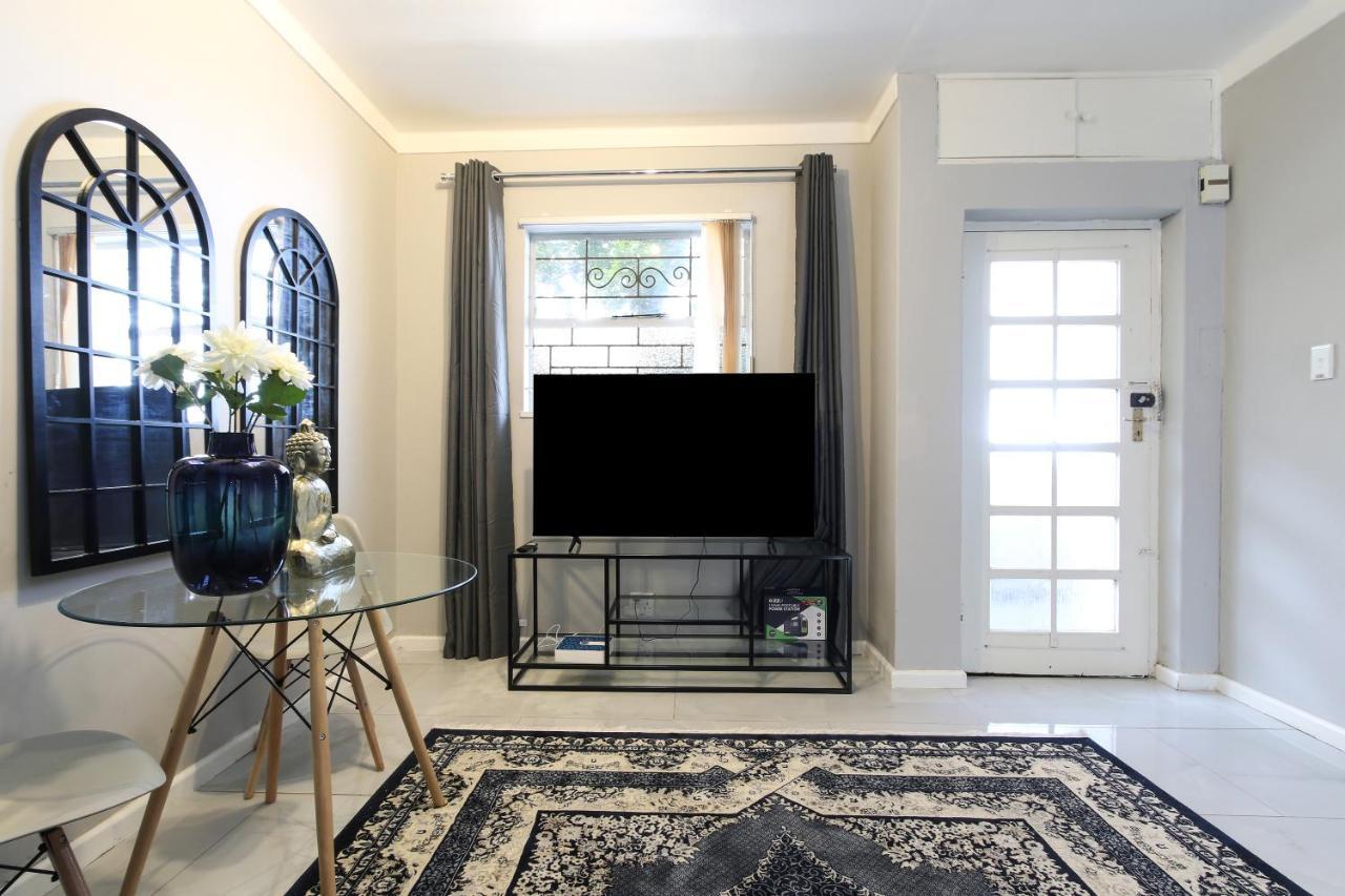 Nederburg, Sea Point, 2 Bed Apt - New Кейптаун Екстериор снимка